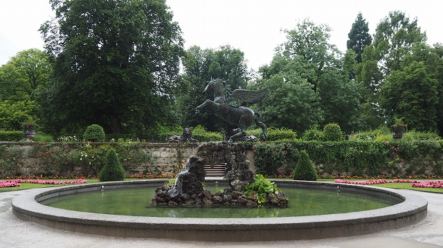 ミラベル庭園＆宮殿　ペガサスの泉