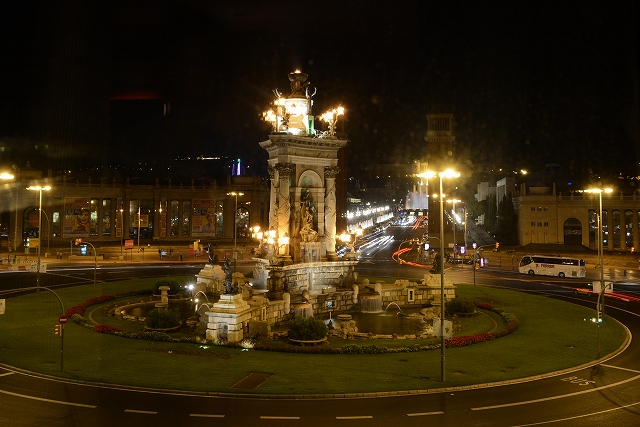 カタロニア　バルセロナ　プラザ　部屋から見たスペイン広場